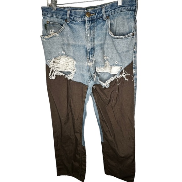 Cabela's‎ Destroyed Jeans - Picture 1 of 9